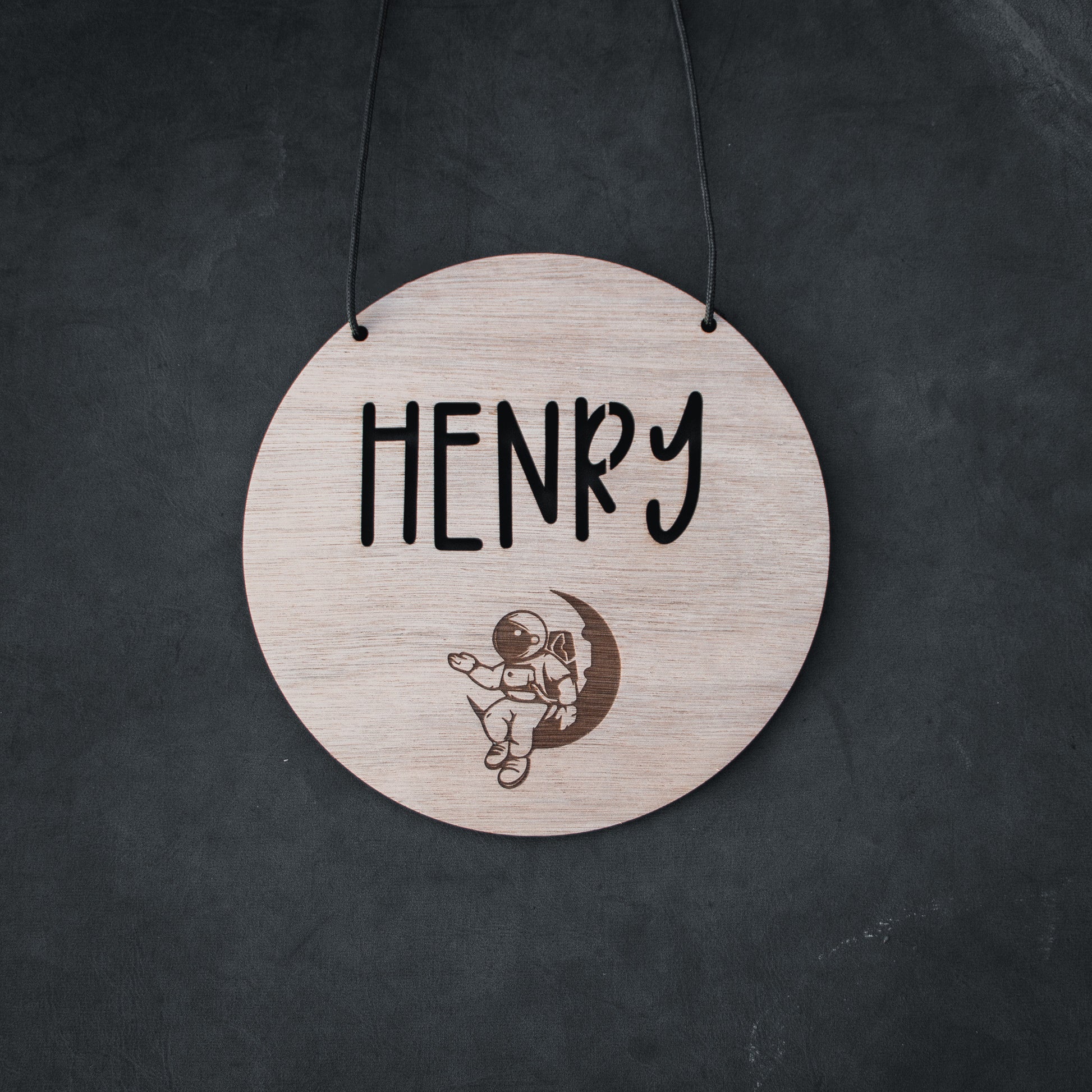 Kids Hanging Name Sign